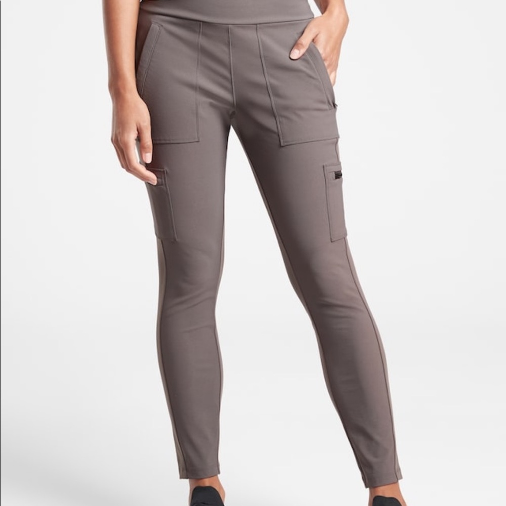 Athleta Headlands Hybrid Cargo Tight